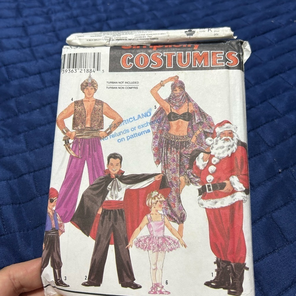 Simplicity kids costumes -8289 S,m,l- vampire- Santa- dancer and more- uncut